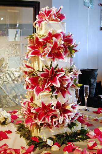stargazer lily wedding. 5 Tips to Get Cheap Wedding